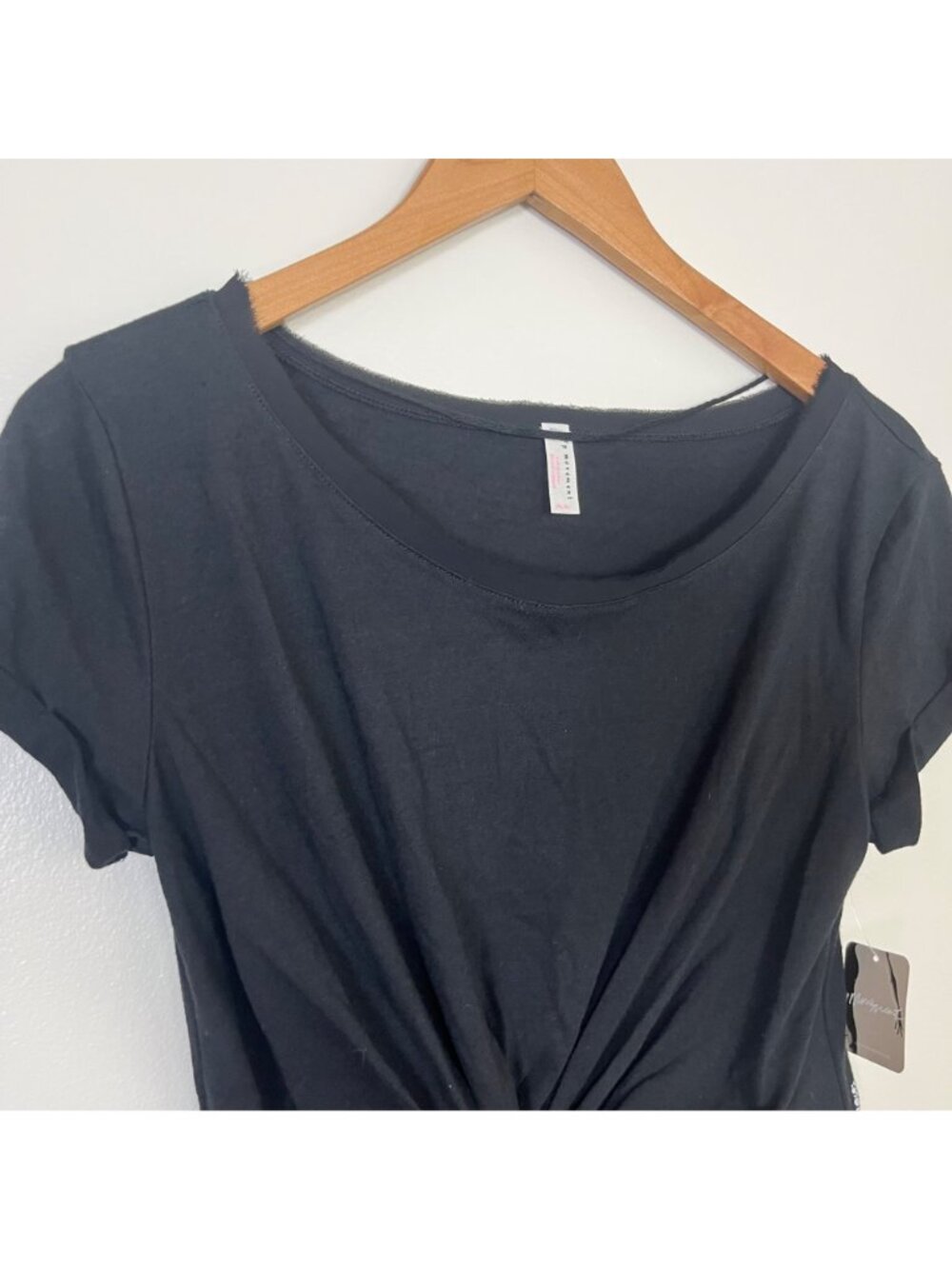 Free People Movement Run In The Sun Twisted Short Sleeve Shirt Black NWT Size M - Picture 3 of 7